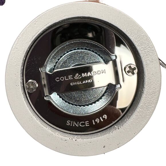 Cole & Mason Hoxton Pepper Mill Pepper Grinder White Gloss - Picture 4 of 13